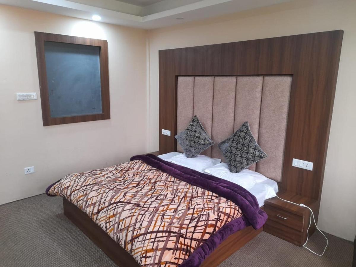 Hotel Zoon Dabb Srinagar Airport Kashmir מראה חיצוני תמונה