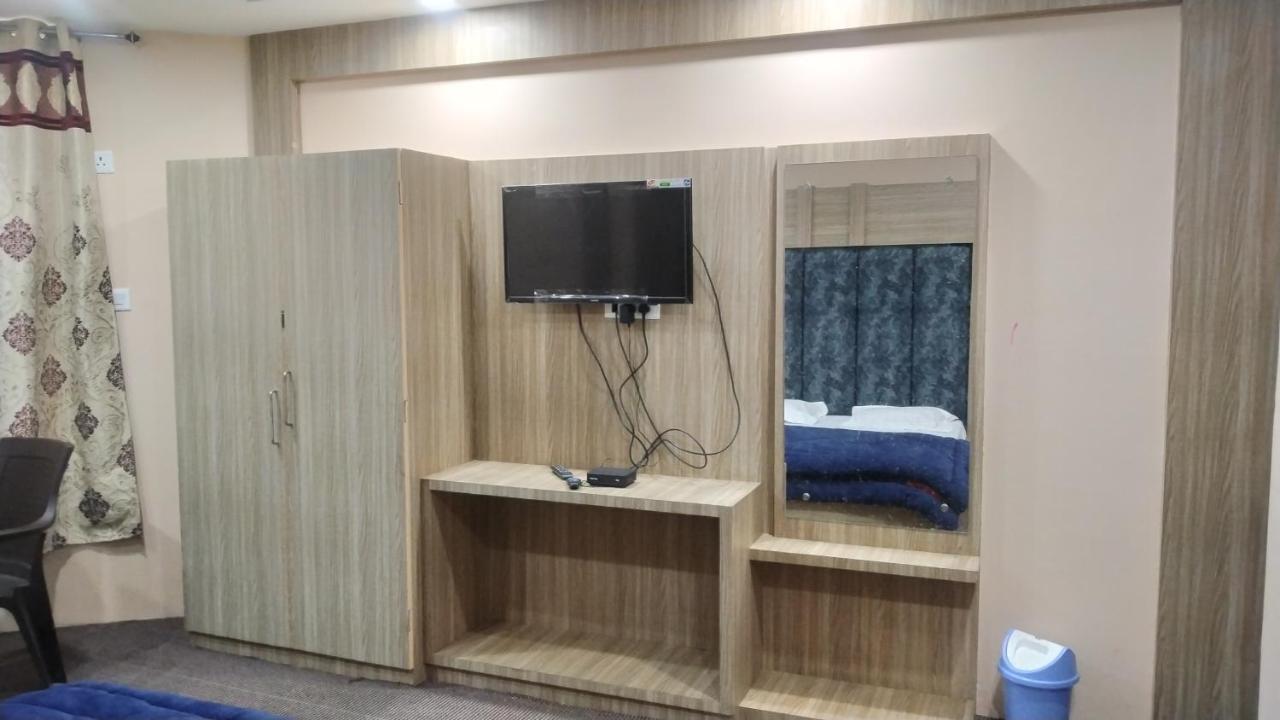 Hotel Zoon Dabb Srinagar Airport Kashmir מראה חיצוני תמונה