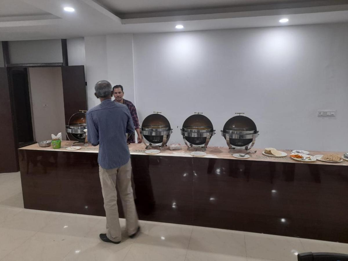 Hotel Zoon Dabb Srinagar Airport Kashmir מראה חיצוני תמונה