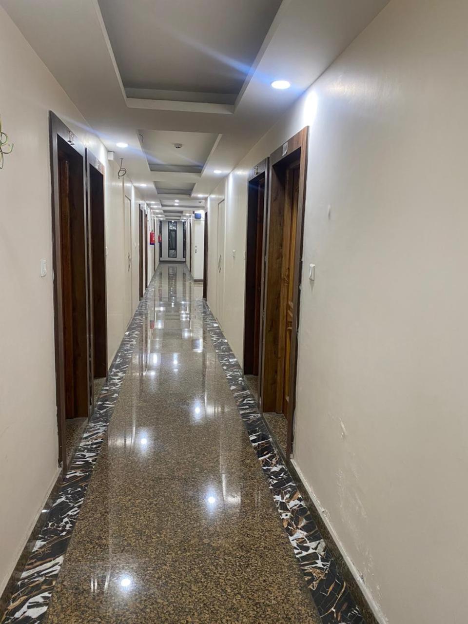 Hotel Zoon Dabb Srinagar Airport Kashmir מראה חיצוני תמונה