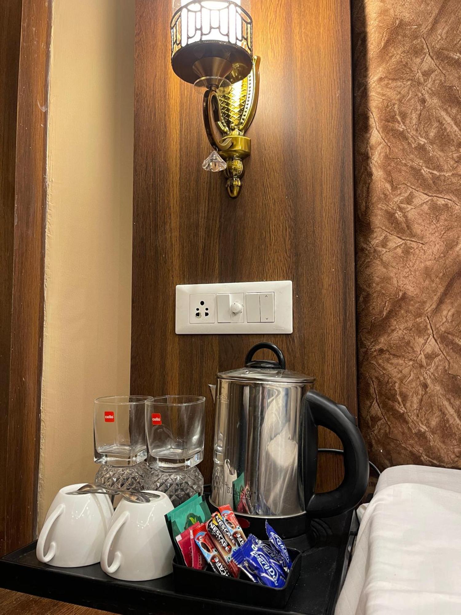 Hotel Zoon Dabb Srinagar Airport Kashmir מראה חיצוני תמונה
