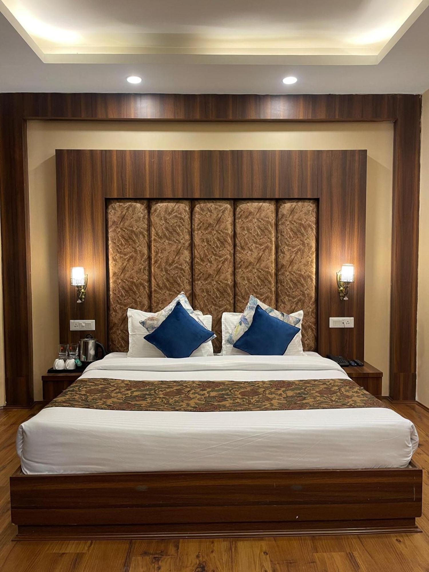 Hotel Zoon Dabb Srinagar Airport Kashmir מראה חיצוני תמונה