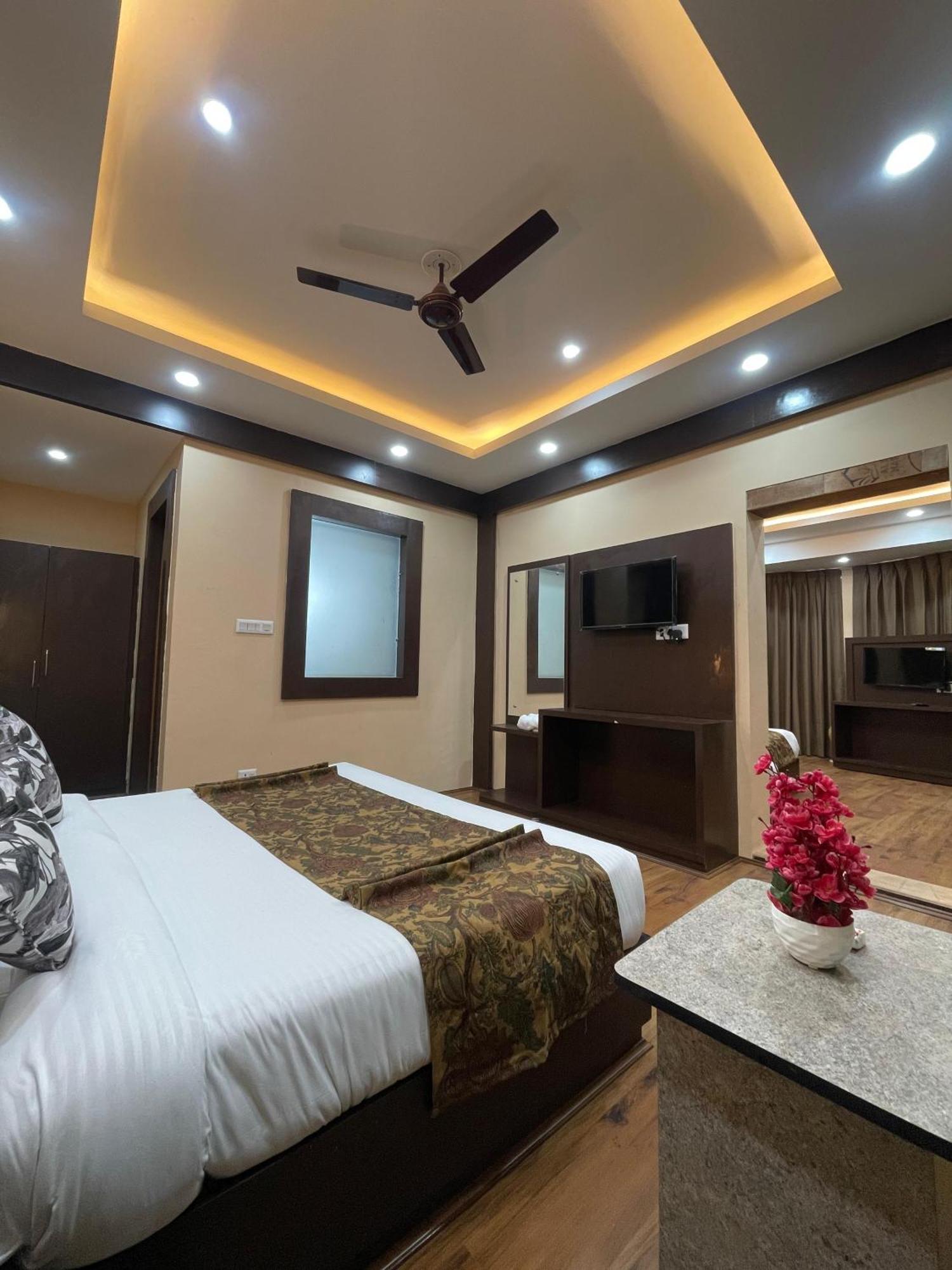 Hotel Zoon Dabb Srinagar Airport Kashmir מראה חיצוני תמונה