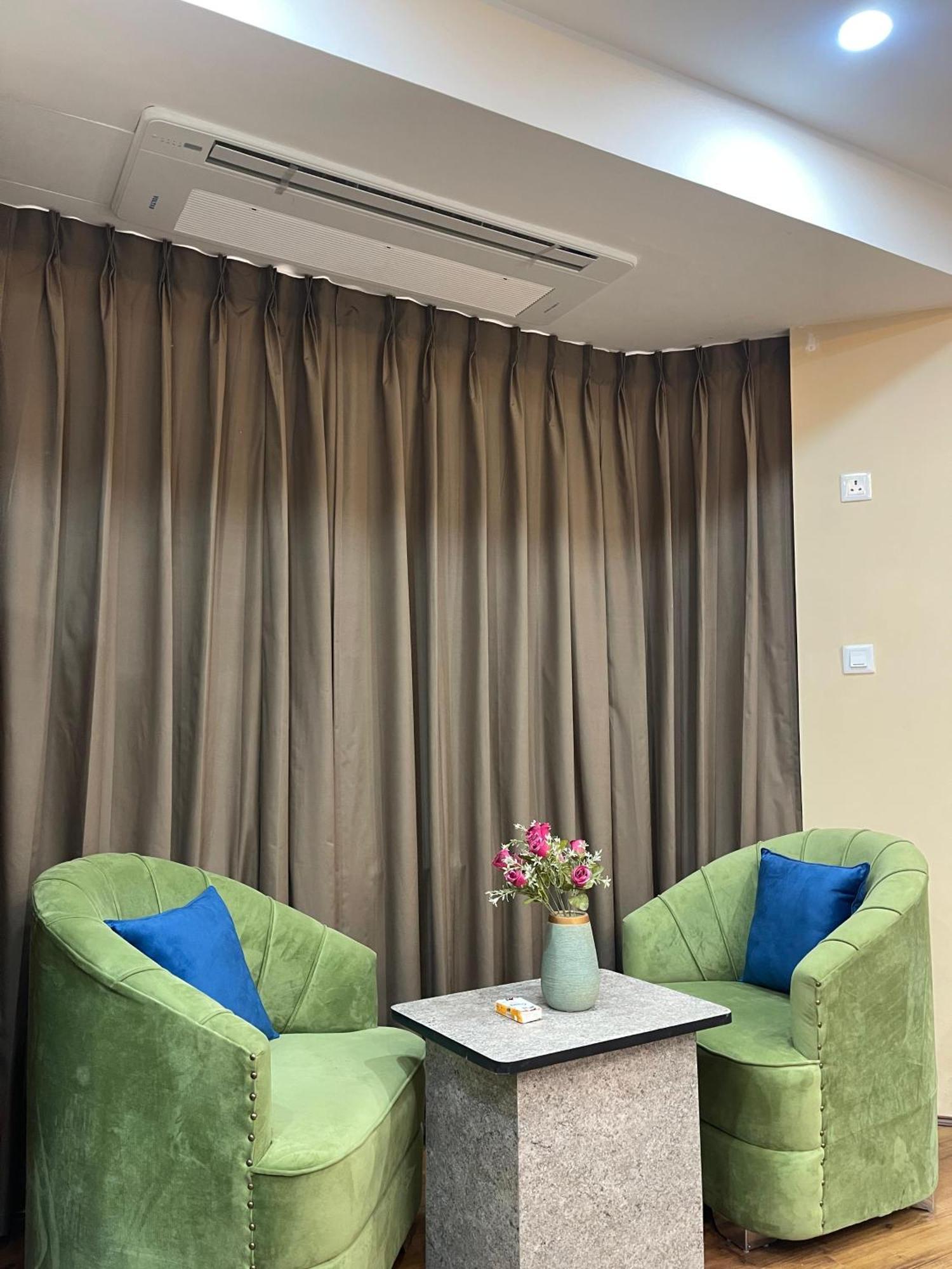 Hotel Zoon Dabb Srinagar Airport Kashmir מראה חיצוני תמונה