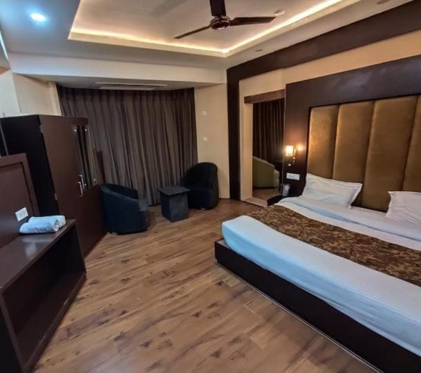 Hotel Zoon Dabb Srinagar Airport Kashmir מראה חיצוני תמונה